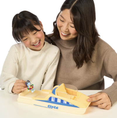 Bluey CityCat Boat Playset พร้อมฟิกเกอร์เปลี่ยนสีได้ ลิขสิทธิ์แท้จากห้างที่ประเทศออสเตรเลีย รอ 7-14 วัน Bluey CityCat Boat Playset พร้อมฟิกเกอร์เปลี่ยนสีได้ ลิขสิทธิ์แท้จากห้างที่ประเทศออสเตรเลีย รอ 7-14 วัน